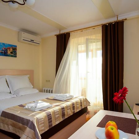 Aparthotel On Klinichna St. Kiev Dış mekan fotoğraf