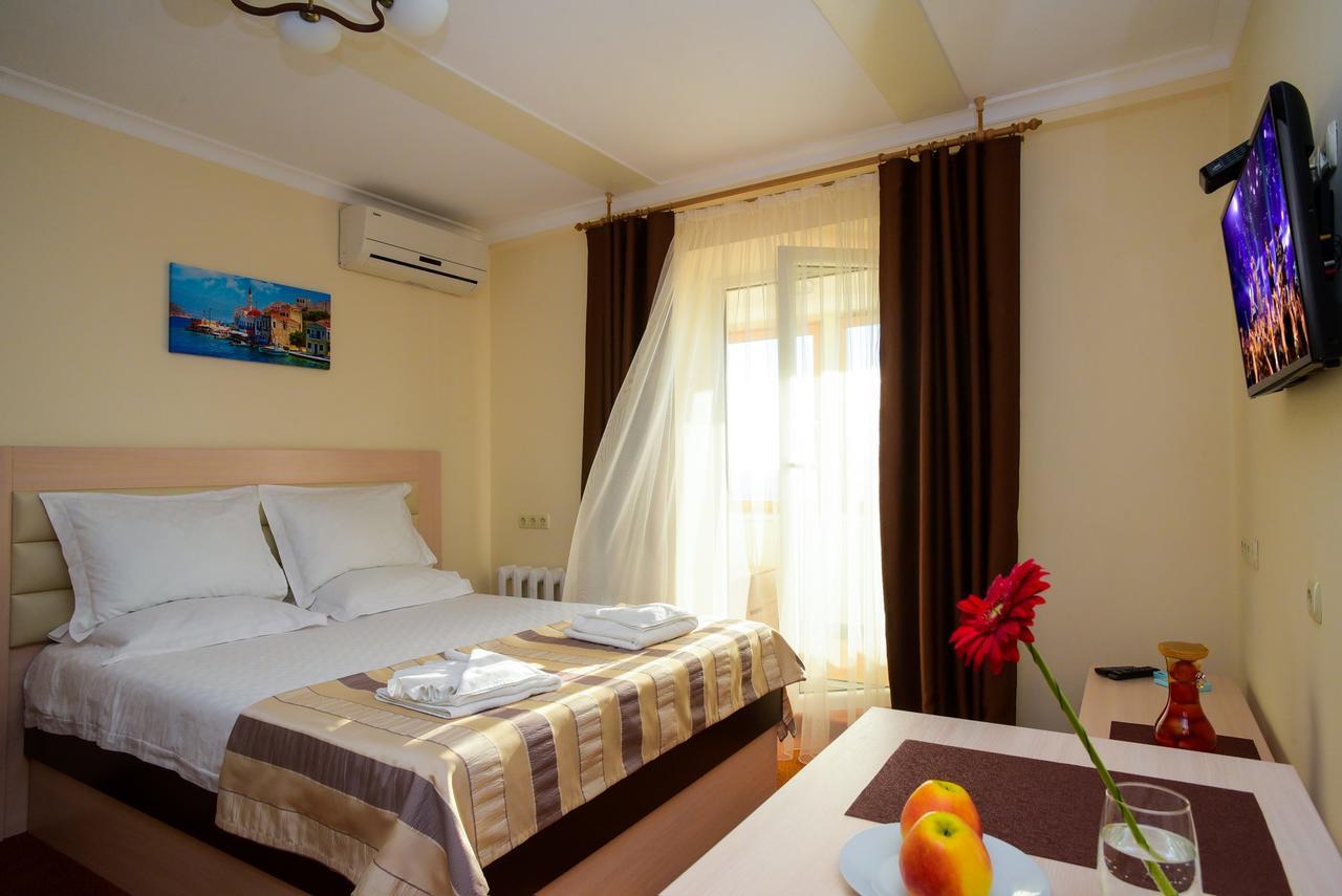 Aparthotel On Klinichna St. Kiev Dış mekan fotoğraf