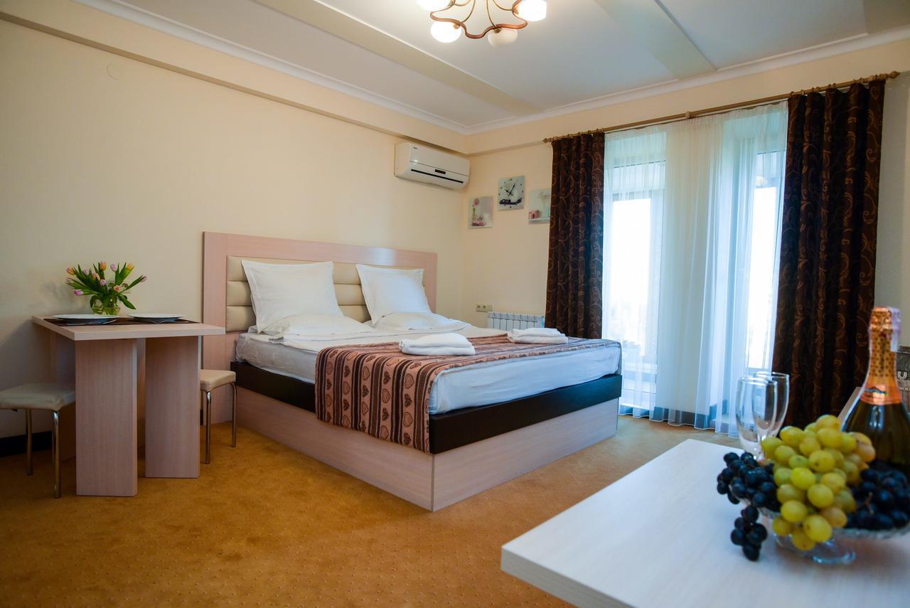 Aparthotel On Klinichna St. Kiev Dış mekan fotoğraf