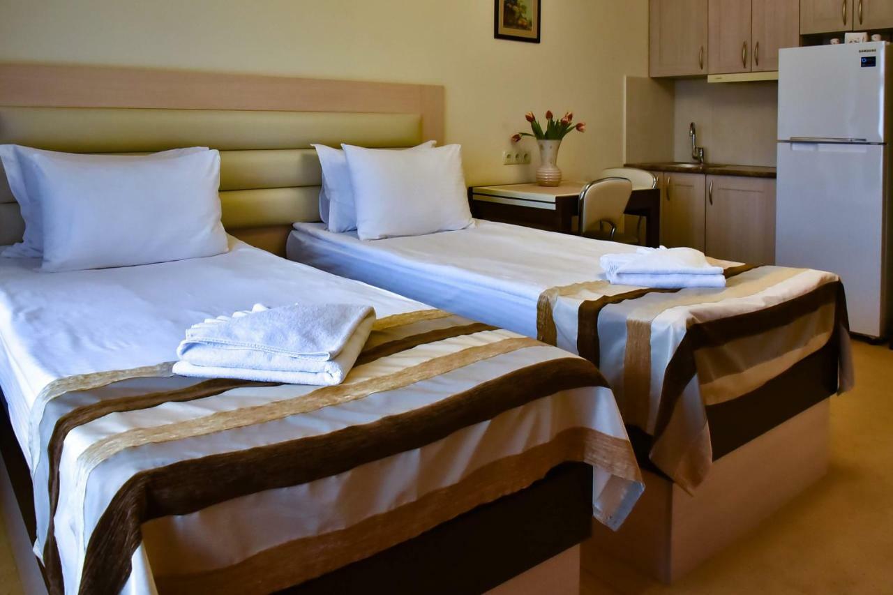 Aparthotel On Klinichna St. Kiev Dış mekan fotoğraf